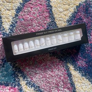 Finger Suit Press On Nails